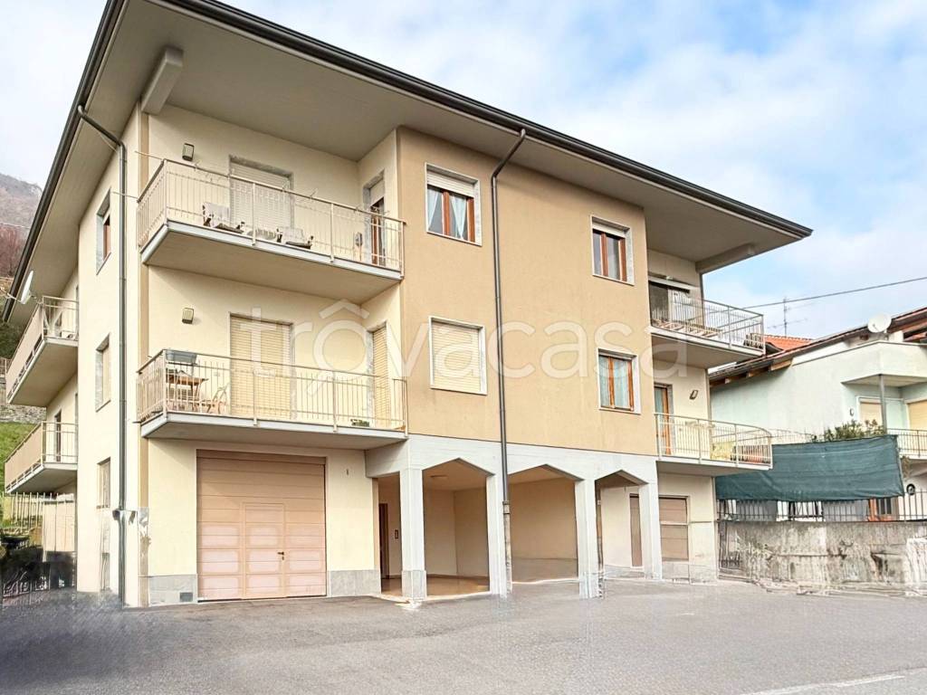 appartamento in vendita a Sovere in zona Piazza