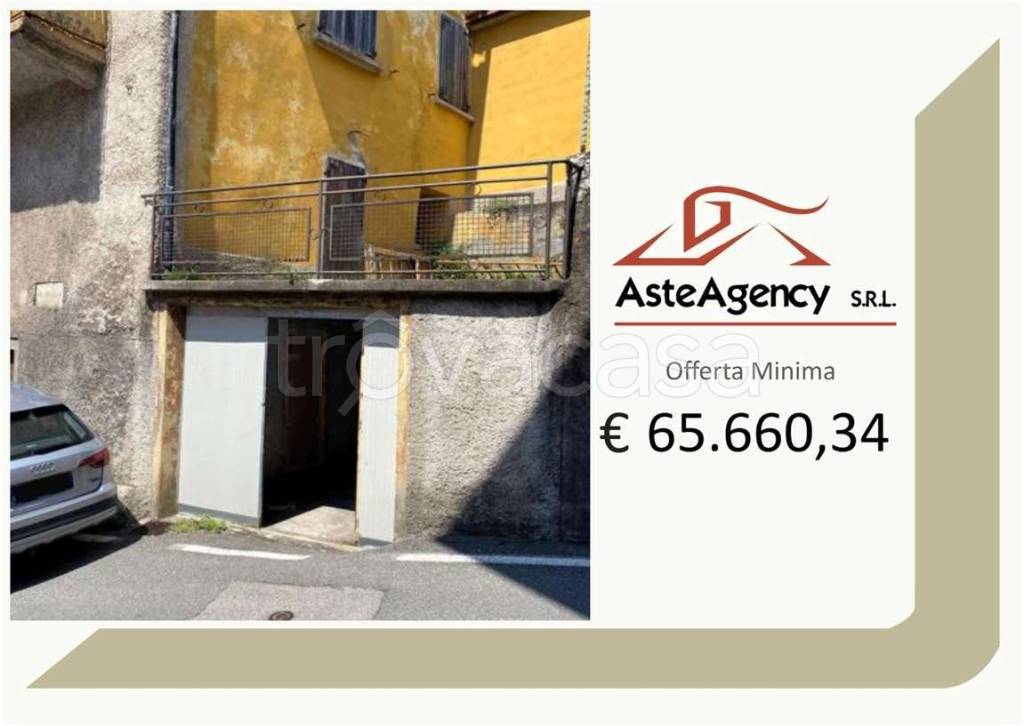 casa indipendente in vendita a Sovere in zona Piazza