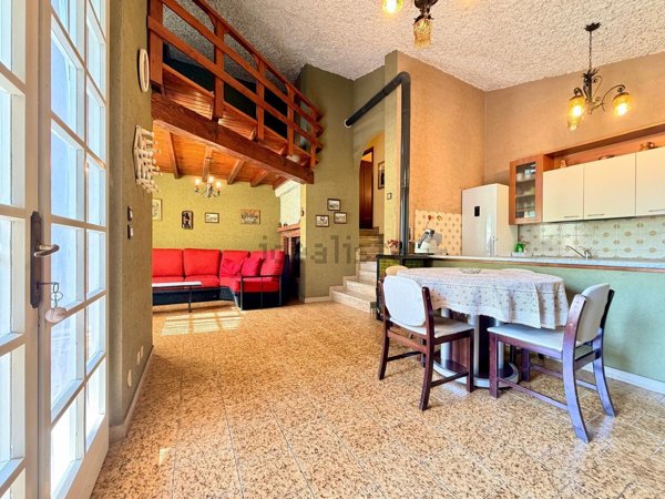 casa indipendente in vendita a Sovere in zona Piazza