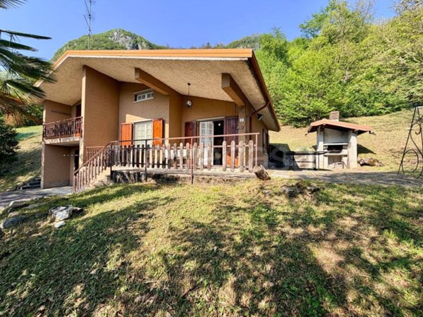 casa indipendente in vendita a Sovere in zona Piazza