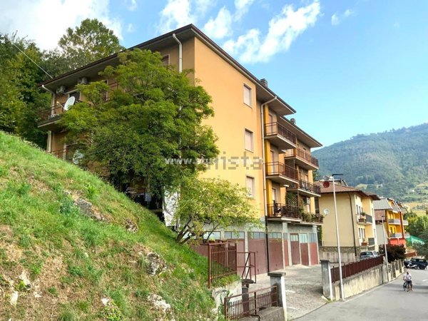 appartamento in vendita a Sovere in zona Piazza