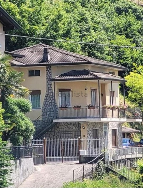 casa indipendente in vendita a Sovere