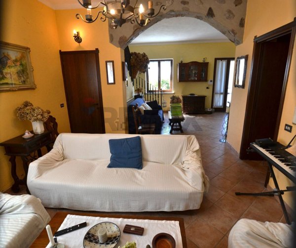 casa indipendente in vendita a Sovere in zona Sellere