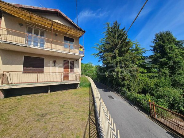 casa indipendente in vendita a Sovere in zona Piazza