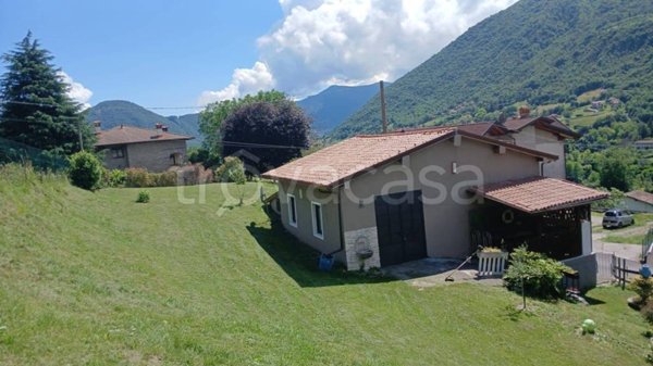 casa indipendente in vendita a Sovere in zona Piazza