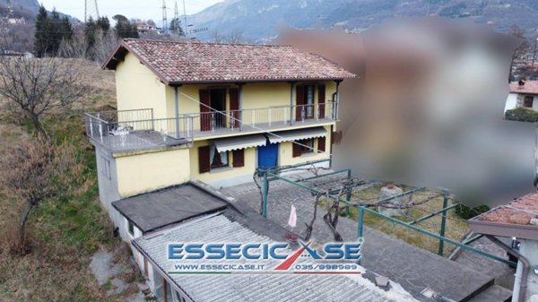 casa indipendente in vendita a Sovere