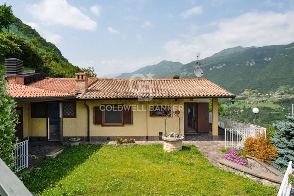 casa indipendente in vendita a Sovere