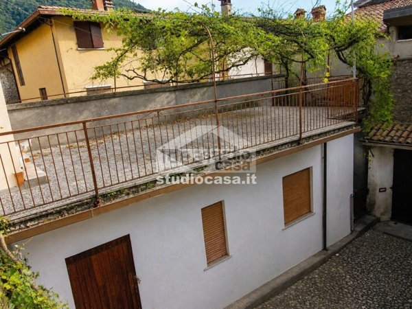 casa indipendente in vendita a Sovere