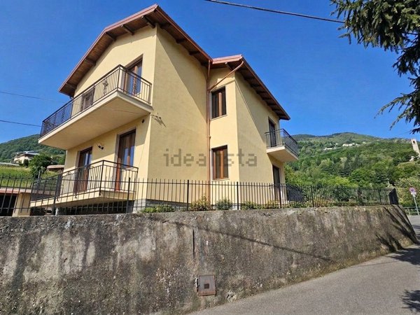 casa indipendente in vendita a Sovere