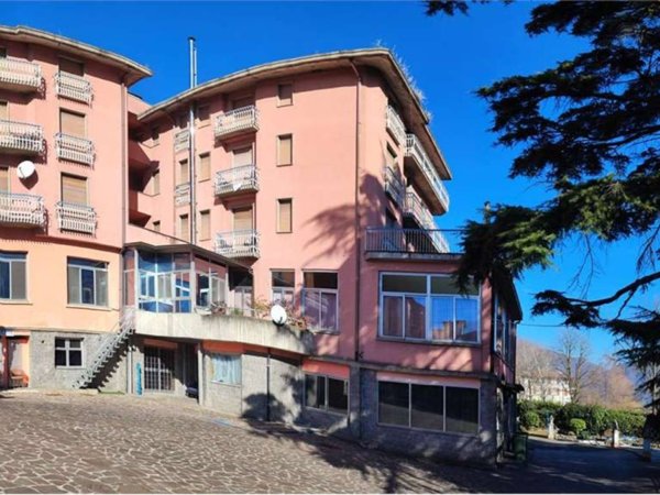 intera palazzina in vendita a Spinone al Lago