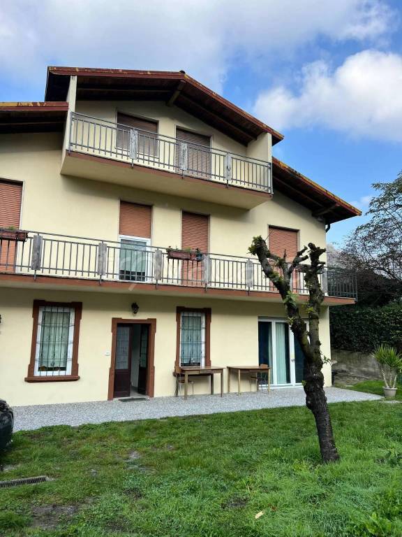 casa indipendente in vendita a Spinone al Lago