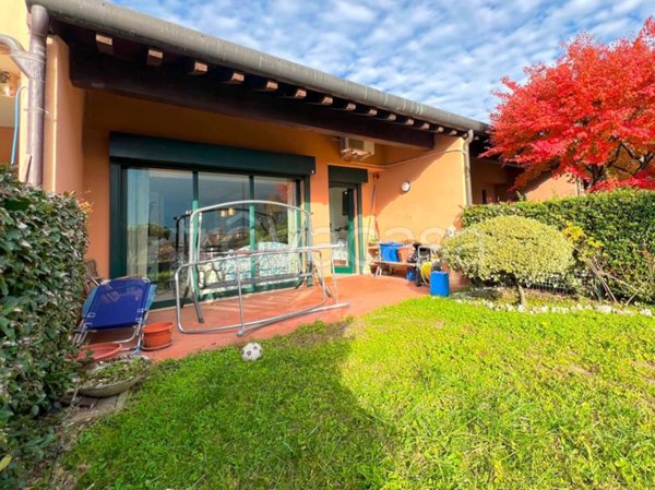 casa indipendente in vendita a Spinone al Lago