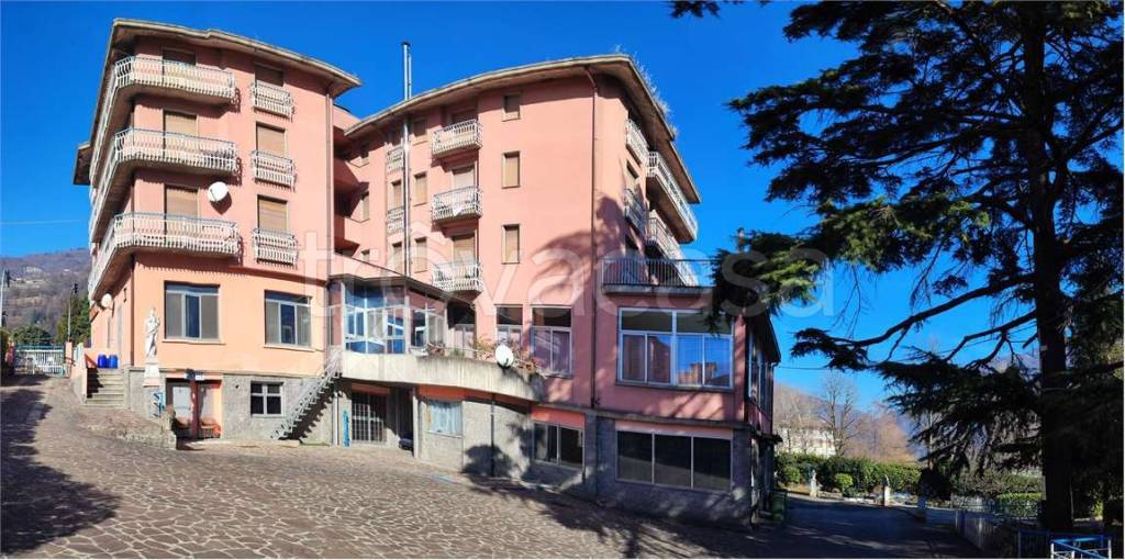 negozio in vendita a Spinone al Lago