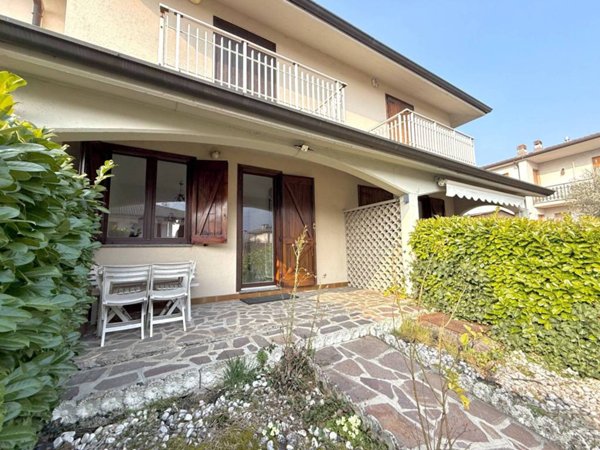 casa indipendente in vendita a Spinone al Lago