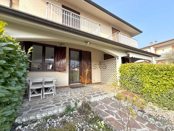 casa indipendente in vendita a Spinone al Lago