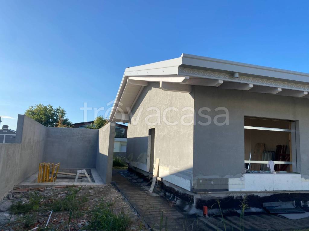 casa indipendente in vendita a Spirano