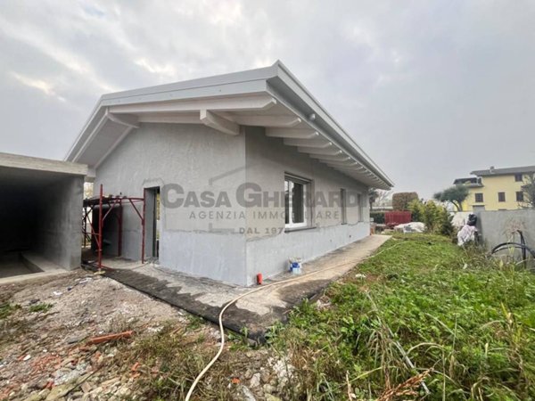 casa indipendente in vendita a Spirano