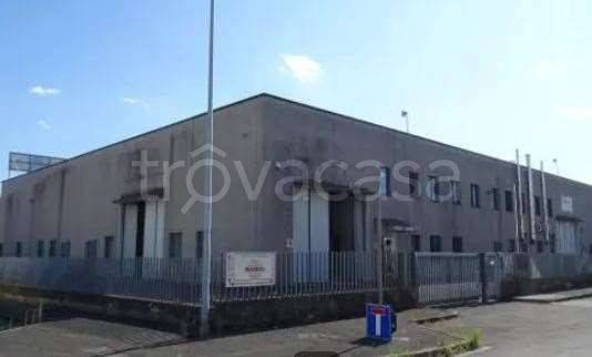 locale commerciale in vendita a Spirano