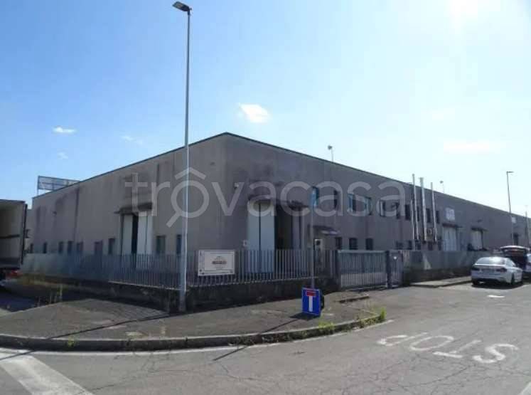 locale commerciale in vendita a Spirano