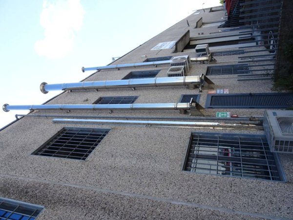 locale commerciale in vendita a Spirano