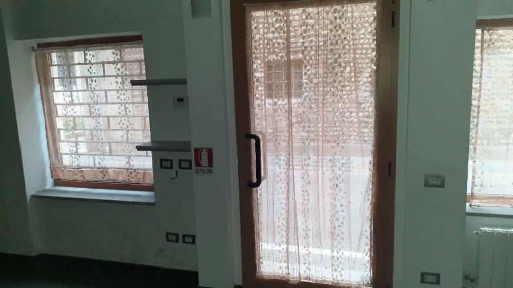 negozio in vendita a Spirano