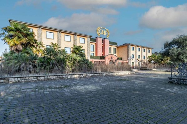 negozio in vendita a Stezzano