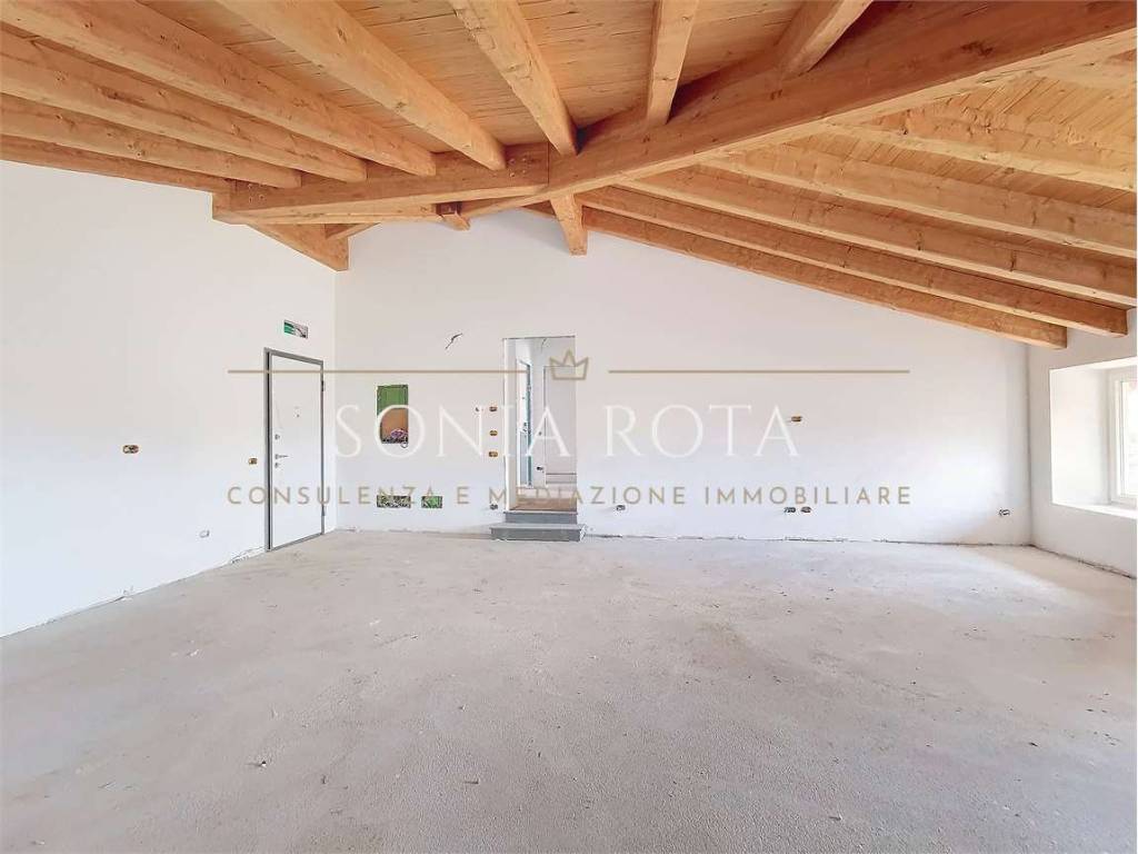 casa indipendente in vendita a Stezzano