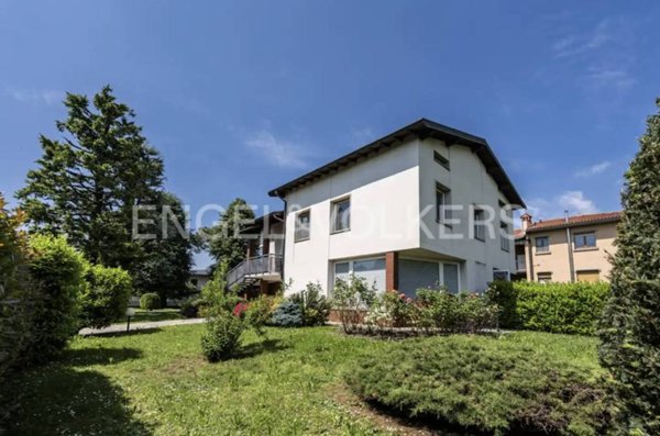 casa indipendente in vendita a Stezzano