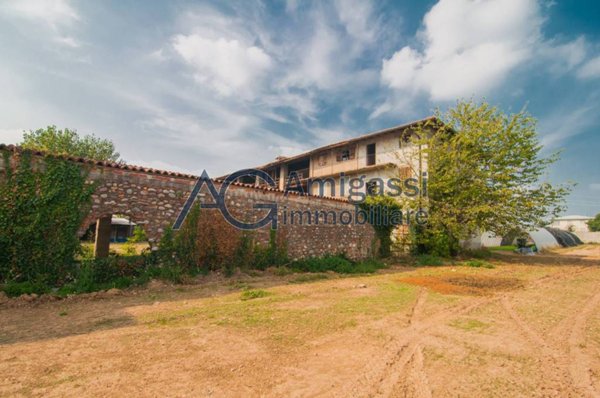 casa indipendente in vendita a Stezzano