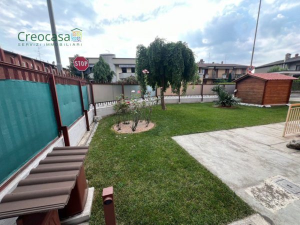 casa indipendente in vendita a Stezzano