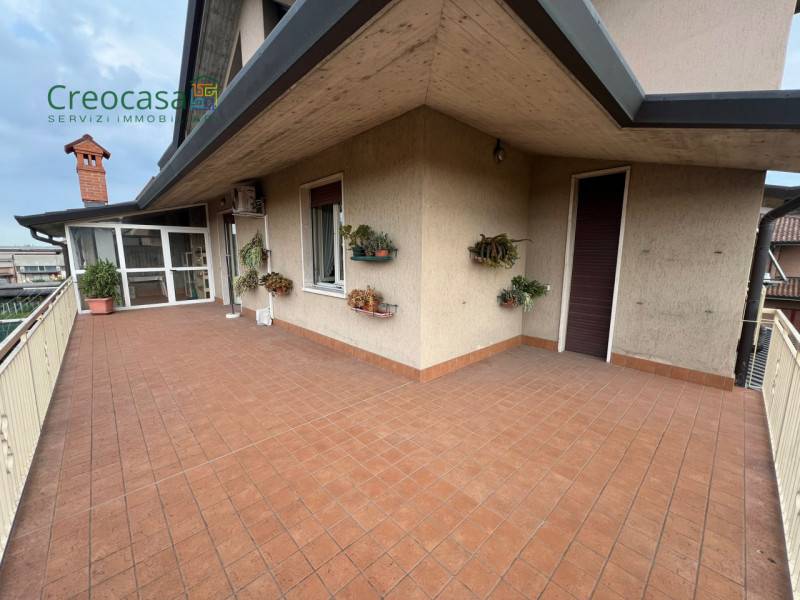 casa indipendente in vendita a Stezzano