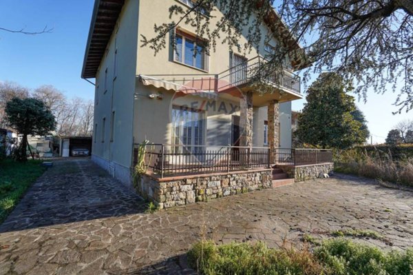 casa indipendente in vendita a Stezzano
