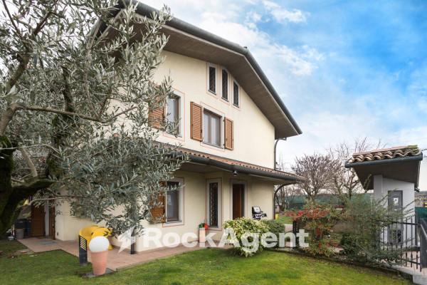 casa indipendente in vendita a Stezzano