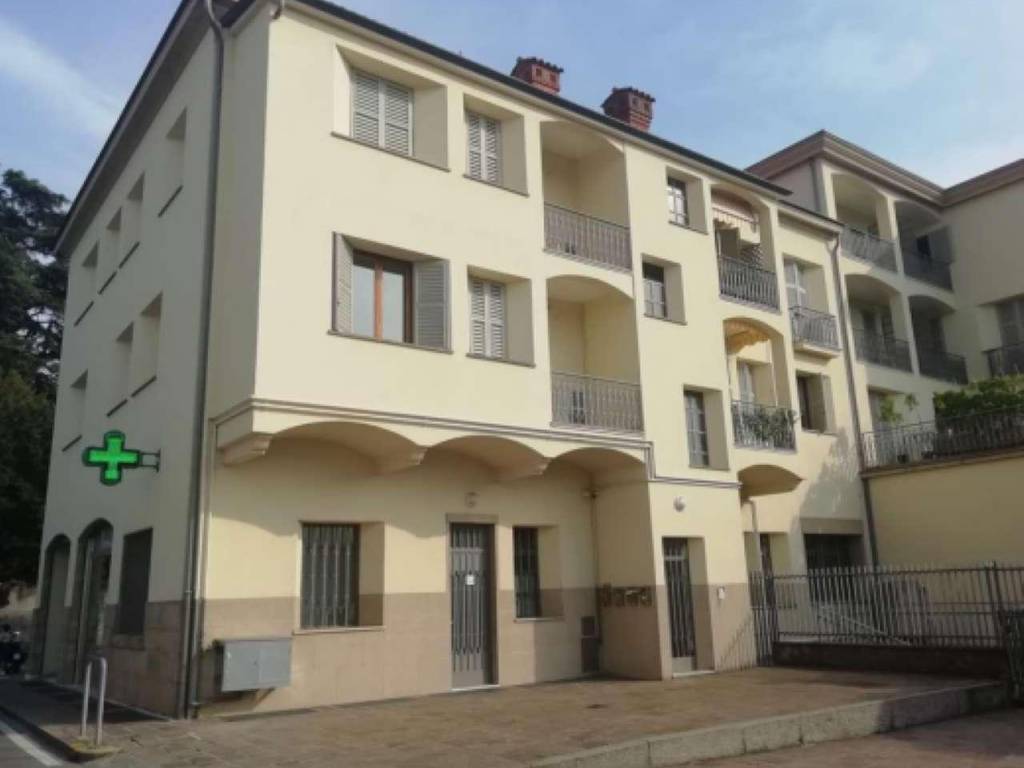 intera palazzina in vendita a Stezzano