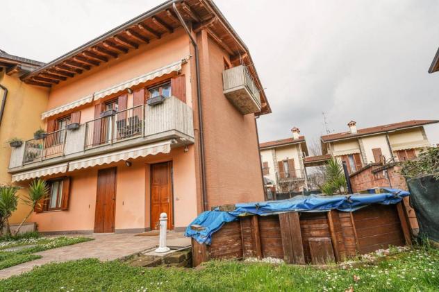 casa indipendente in vendita a Stezzano