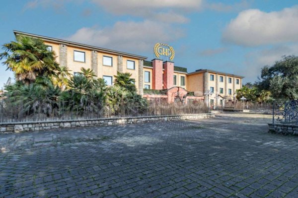 negozio in vendita a Stezzano