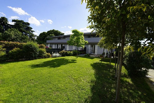 casa indipendente in vendita a Stezzano