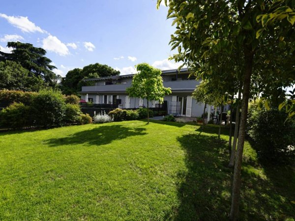 casa indipendente in vendita a Stezzano