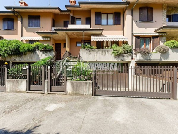 casa indipendente in vendita a Stezzano