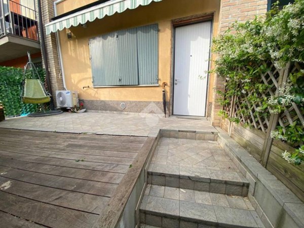 casa indipendente in vendita a Stezzano