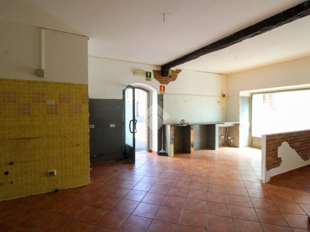 negozio in vendita a Stezzano