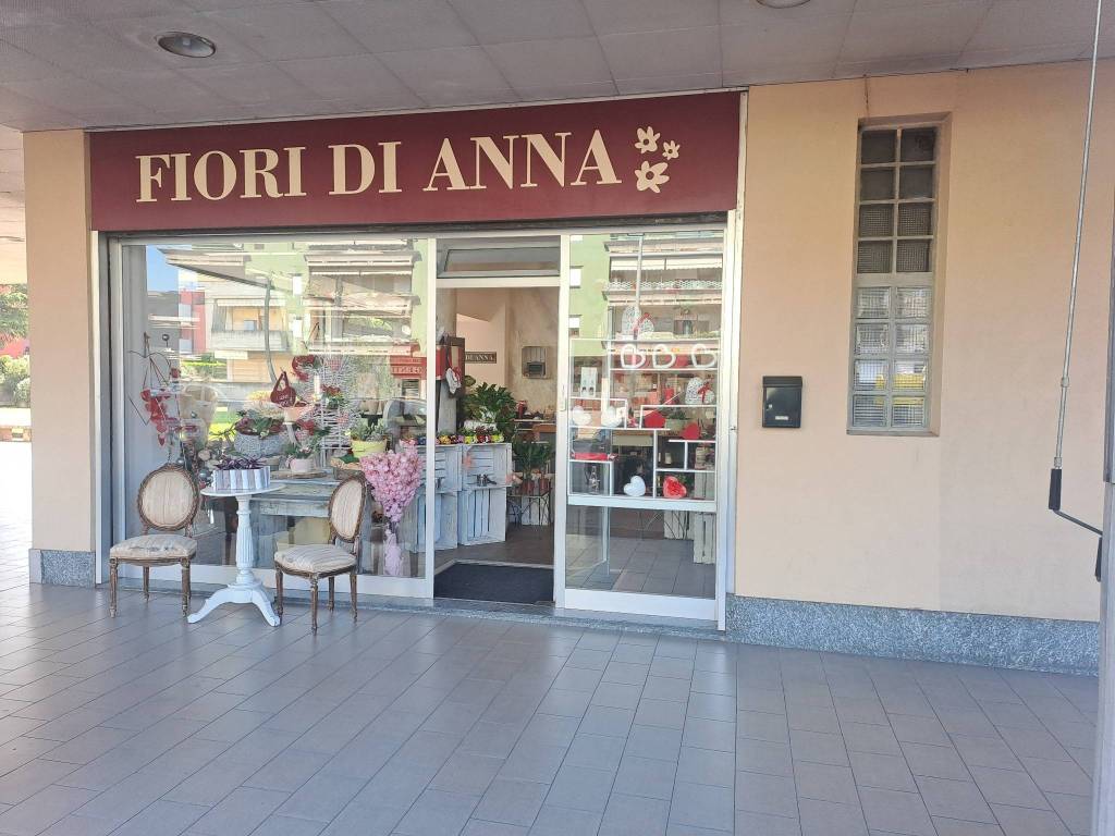 negozio in vendita a Stezzano