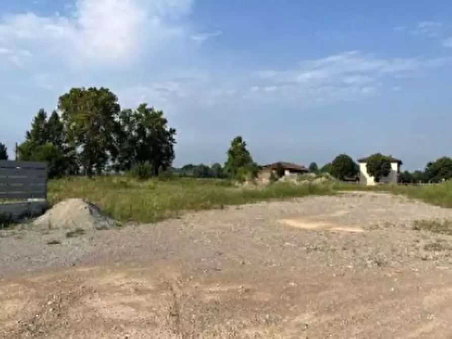 terreno edificabile in vendita a Stezzano