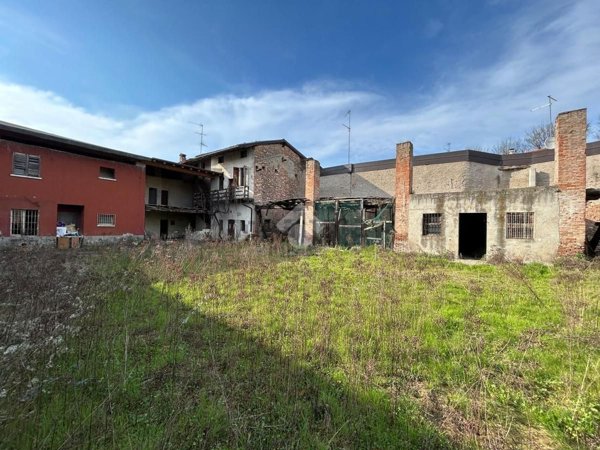 negozio in vendita a Stezzano