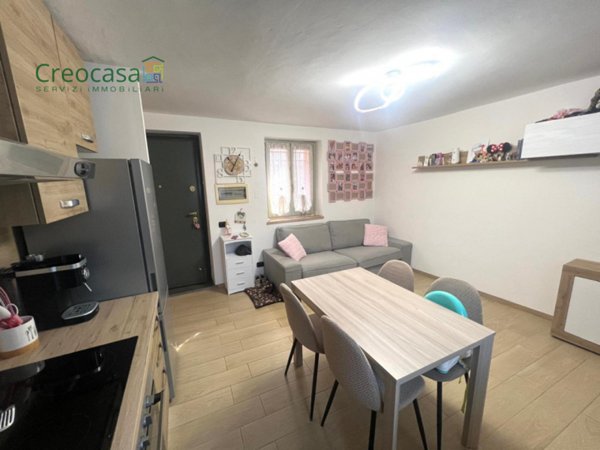 casa indipendente in vendita a Stezzano