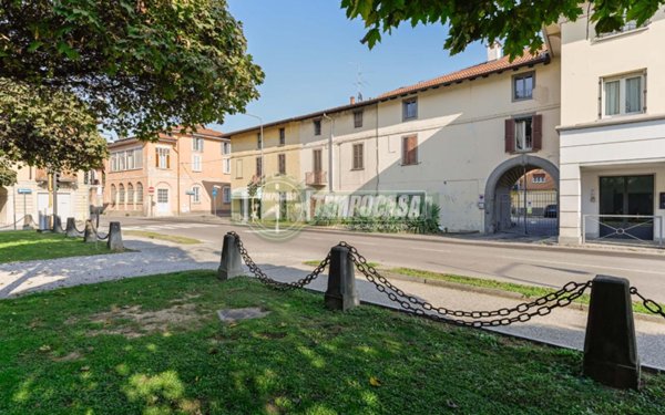 casa indipendente in vendita a Stezzano