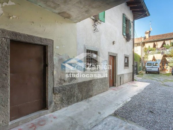 casa indipendente in vendita a Stezzano