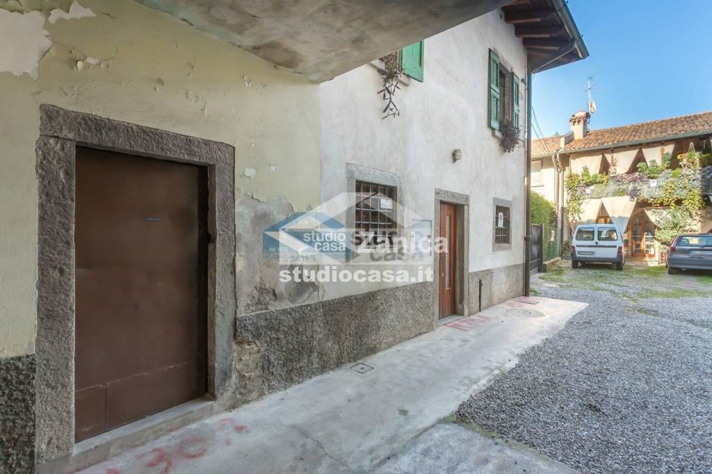 casa indipendente in vendita a Stezzano