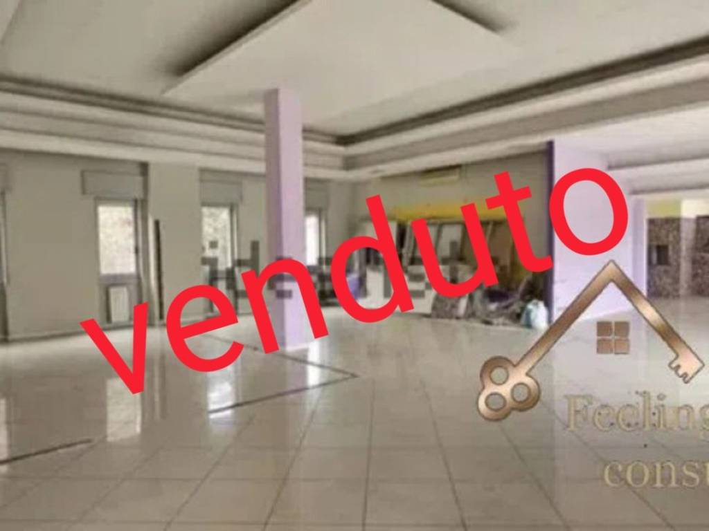 negozio in vendita a Stezzano