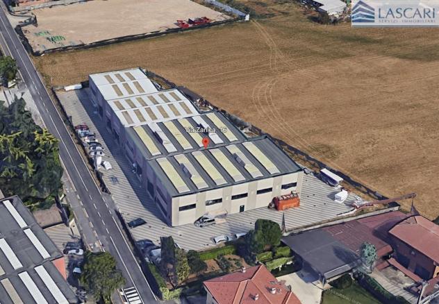 locale commerciale in vendita a Stezzano
